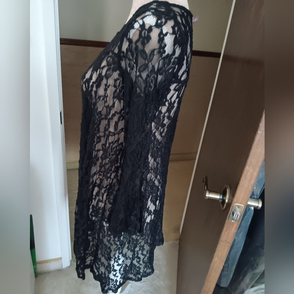 Mauve~Floral Lace Black Bell Sleeve Sheer Tunic Swim Cover Up - Picture 5 of 10